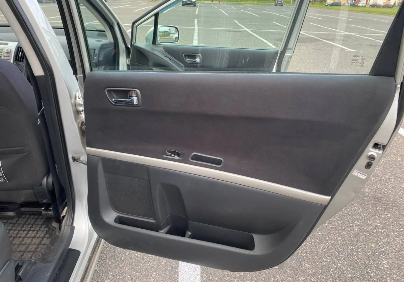 2006 Toyota Corolla Verso I Рестайлинг 11